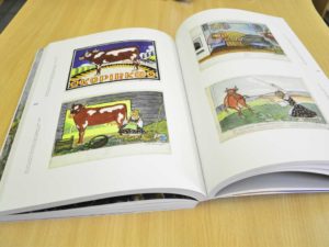 Книга в твердій палітурці